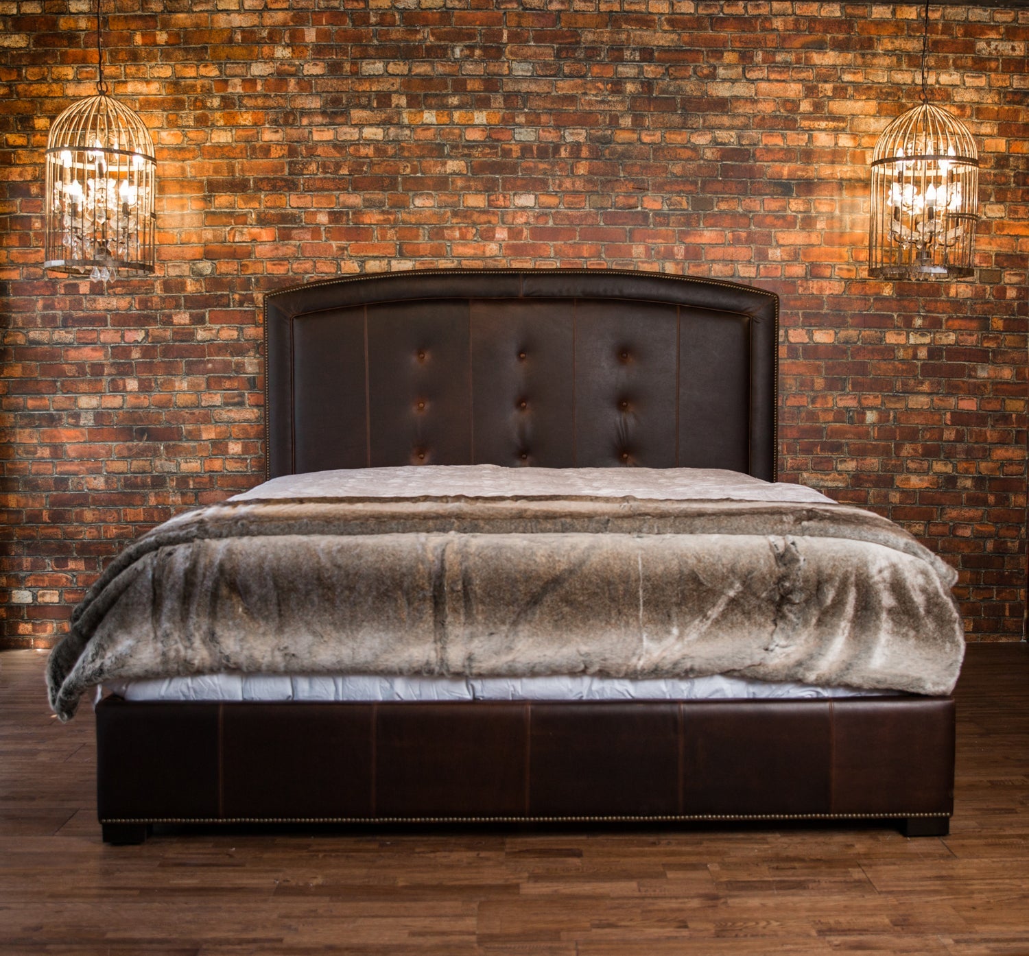 CAMELOT LEATHER BED