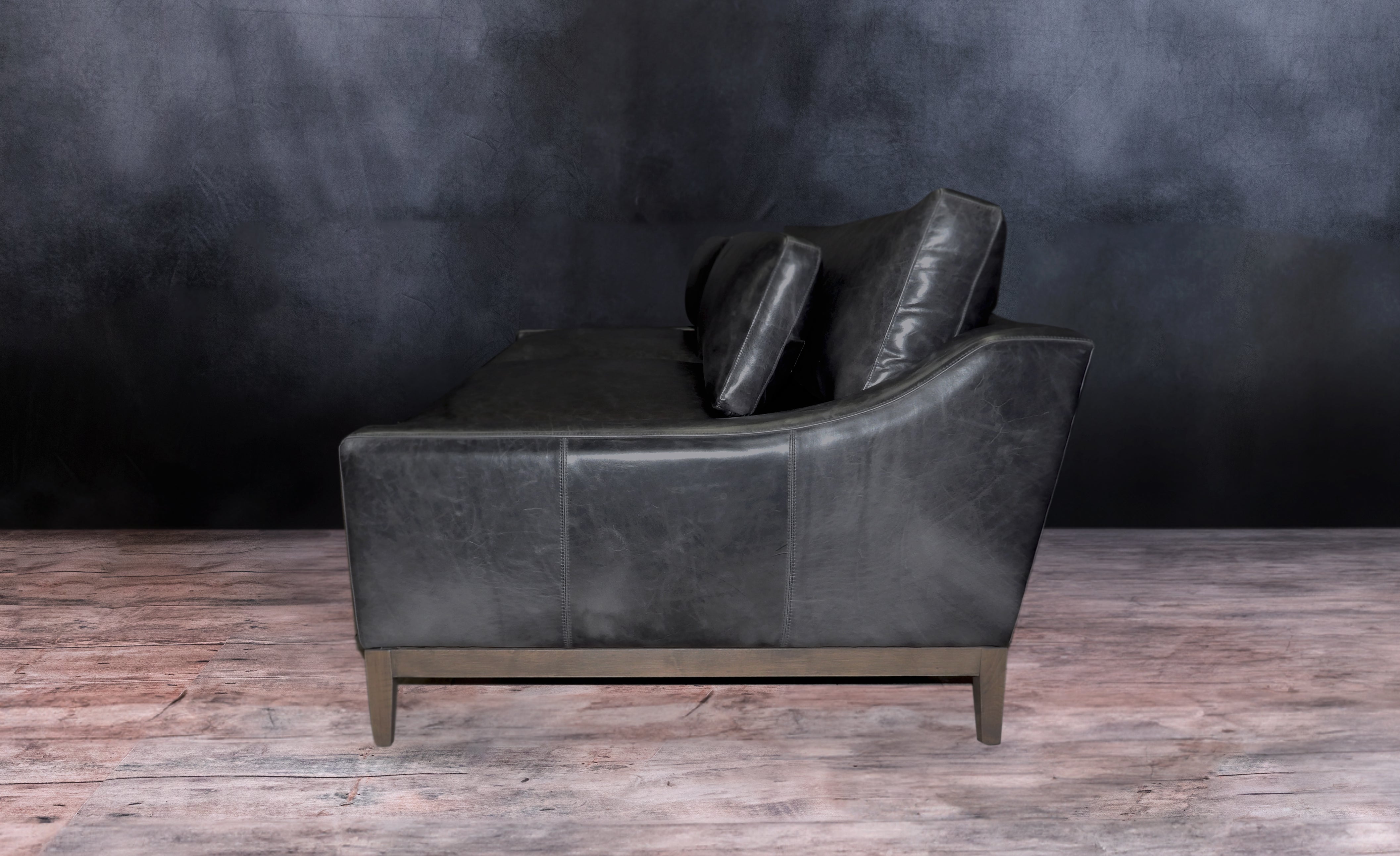 ITALIA SLOPE MODERN LEATHER SOFA