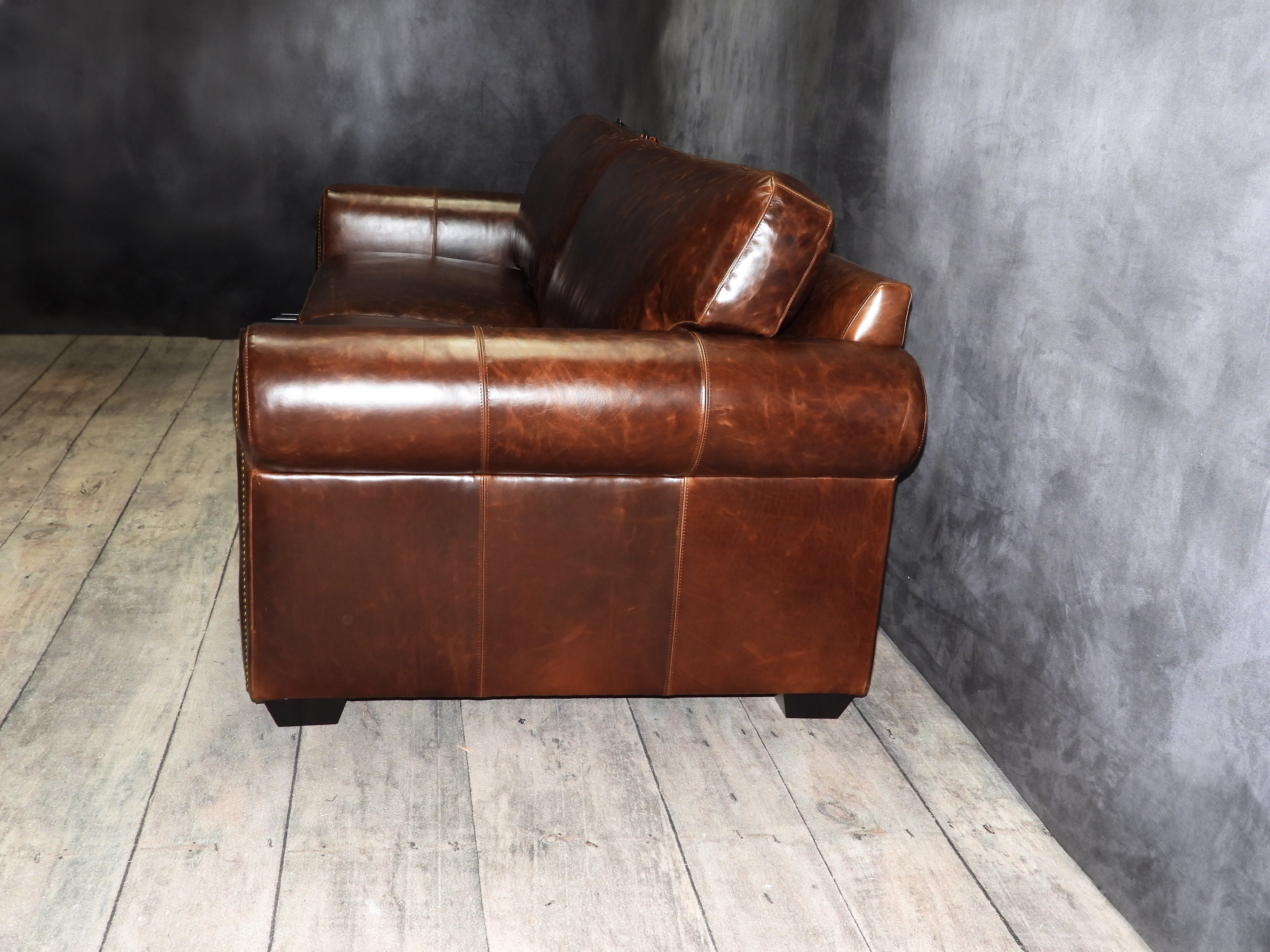 Sir Duke Leather Sofa