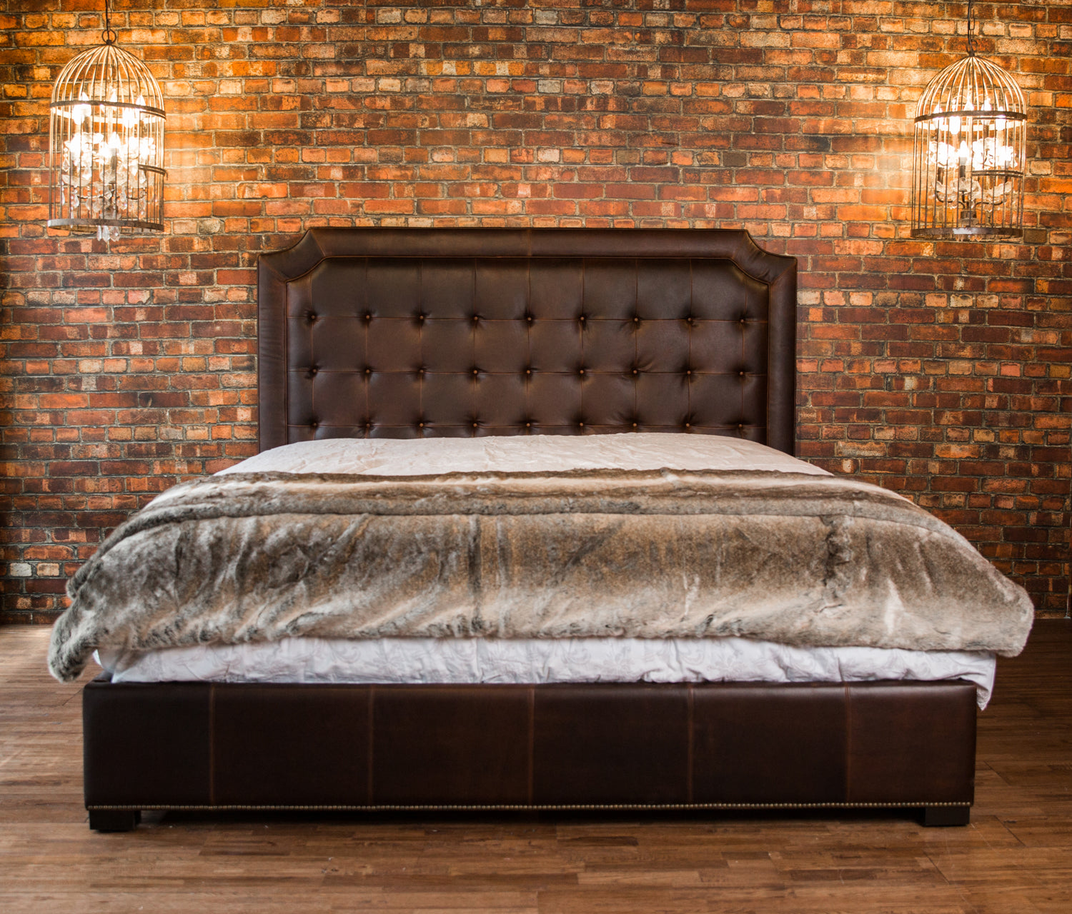 BARONESS LEATHER BED