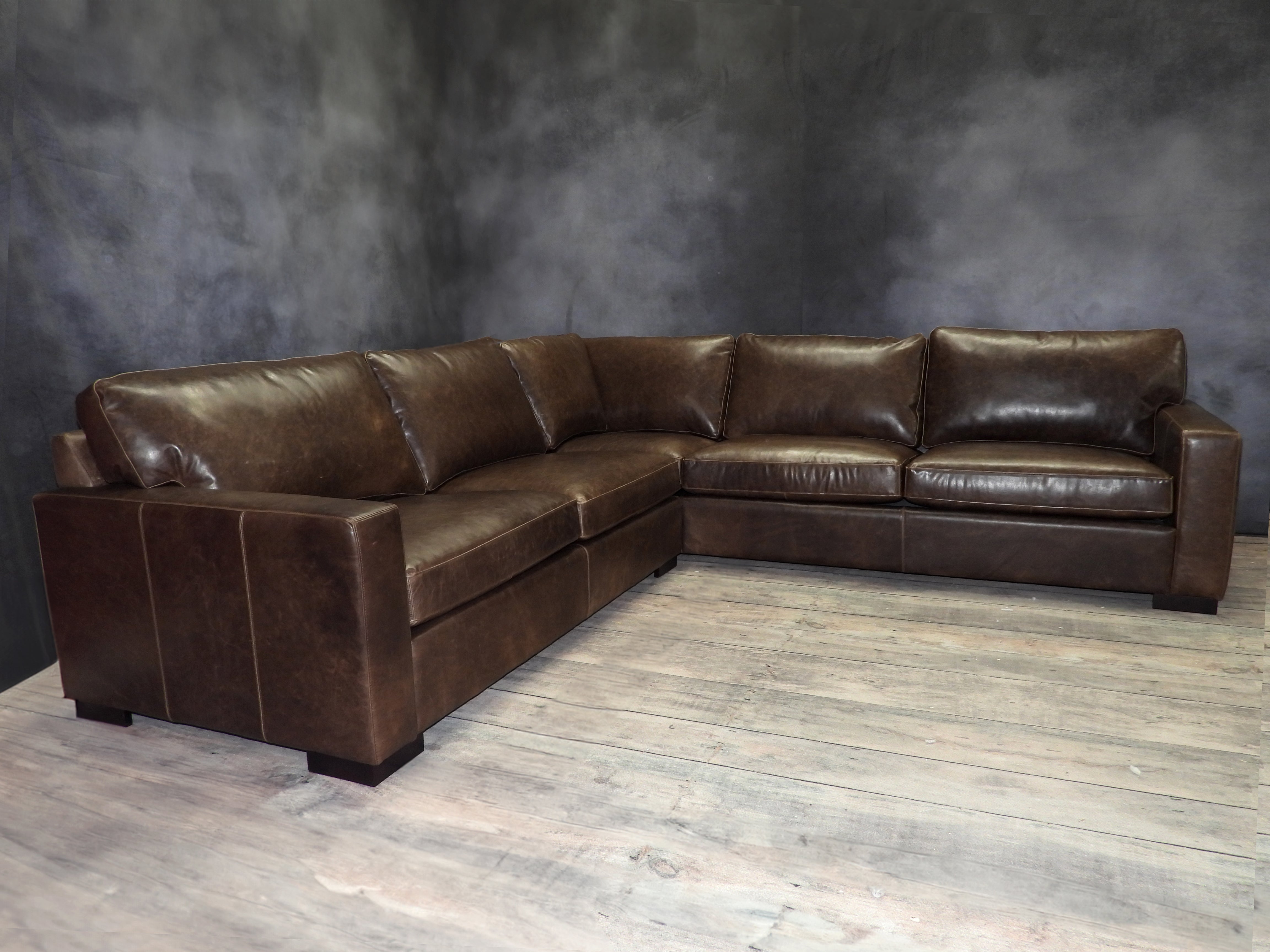 MAXIMILA LEATHER SECTIONAL