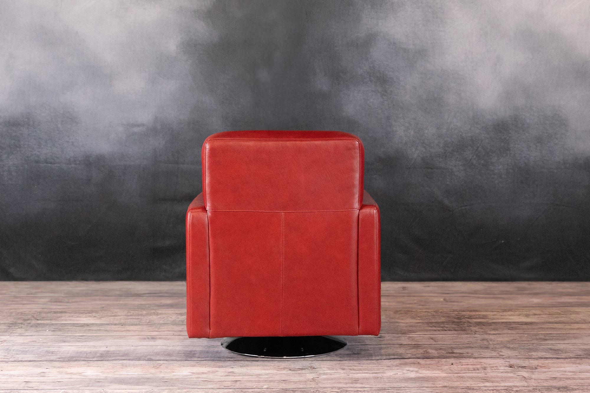 CLASSIC SWIVEL CHAIR